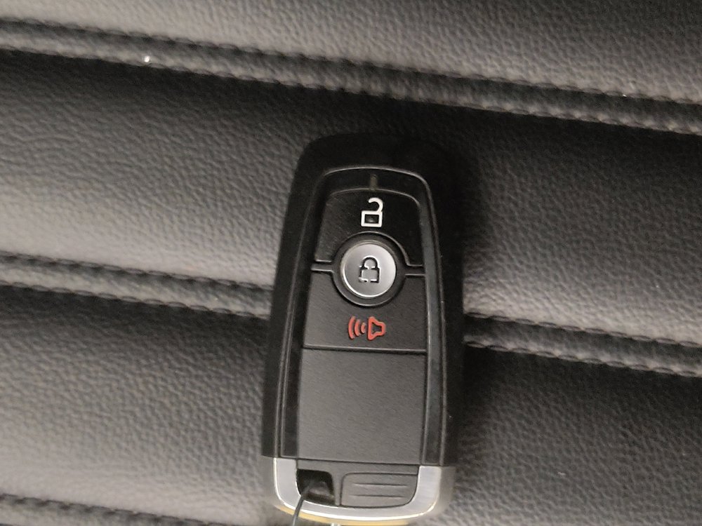 Used 2024 Ford Edge SEL image 32