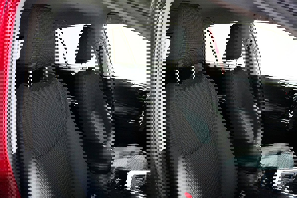 Used 2022 Toyota RAV4 LE image 23