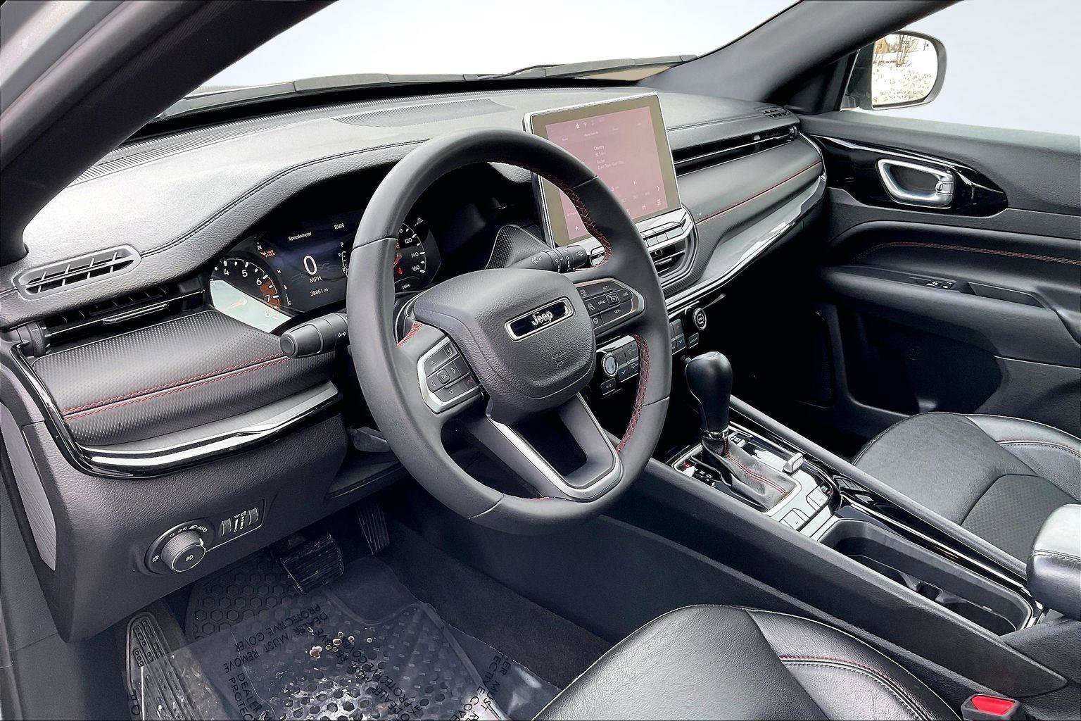 Used 2024 Jeep Compass Trailhawk image 15