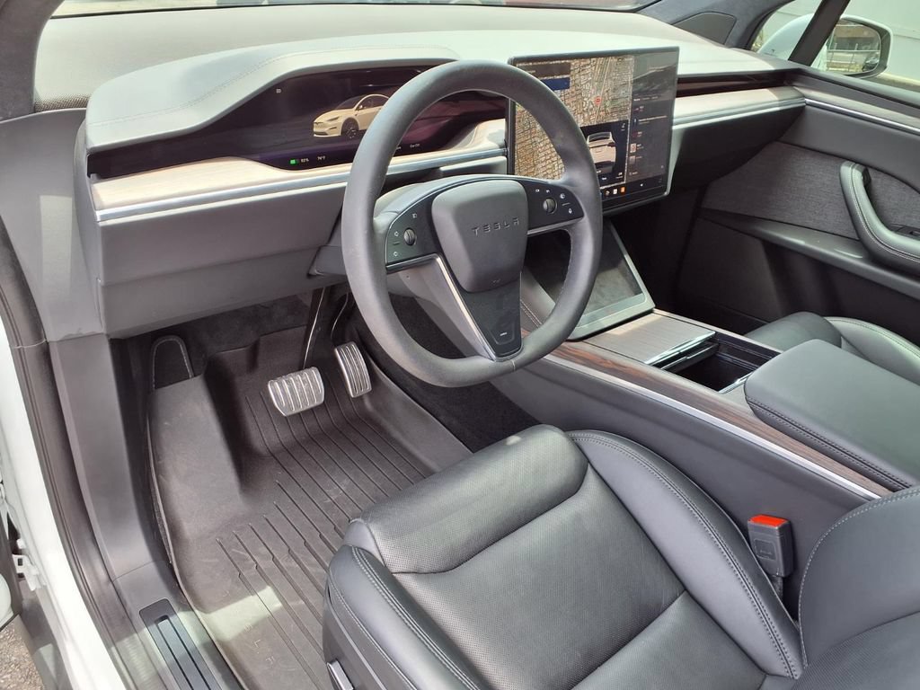 Used 2024 Tesla Model X AWD/4WD image 4