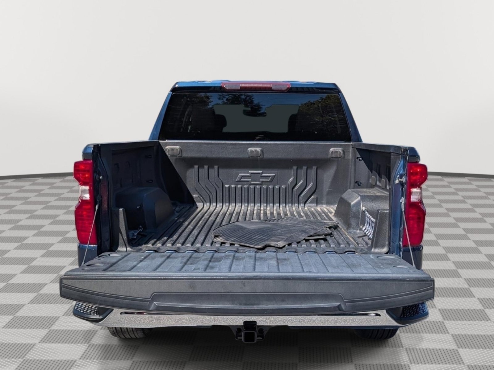 Used 2023 Chevrolet Silverado 1500 LT AWD/4WD image 13
