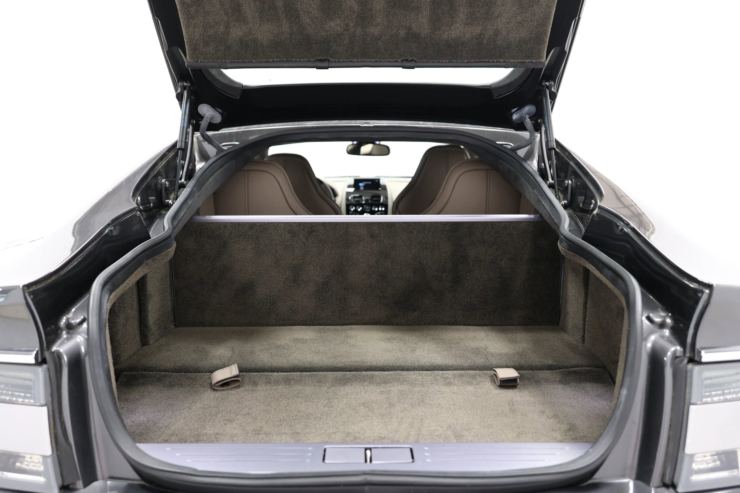 Used 2017 Aston Martin Rapide S image 44