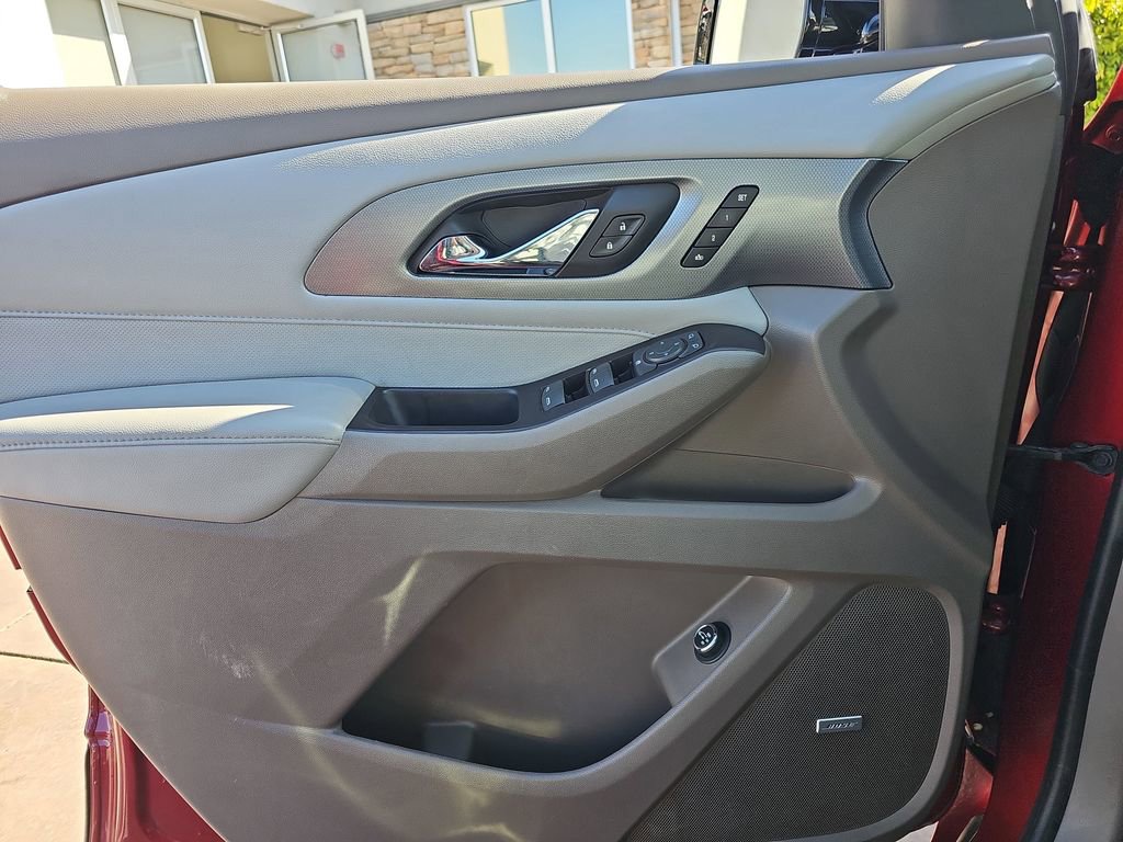 Used 2018 Chevrolet Traverse Premier w/ Driver Confidence II Package image 24