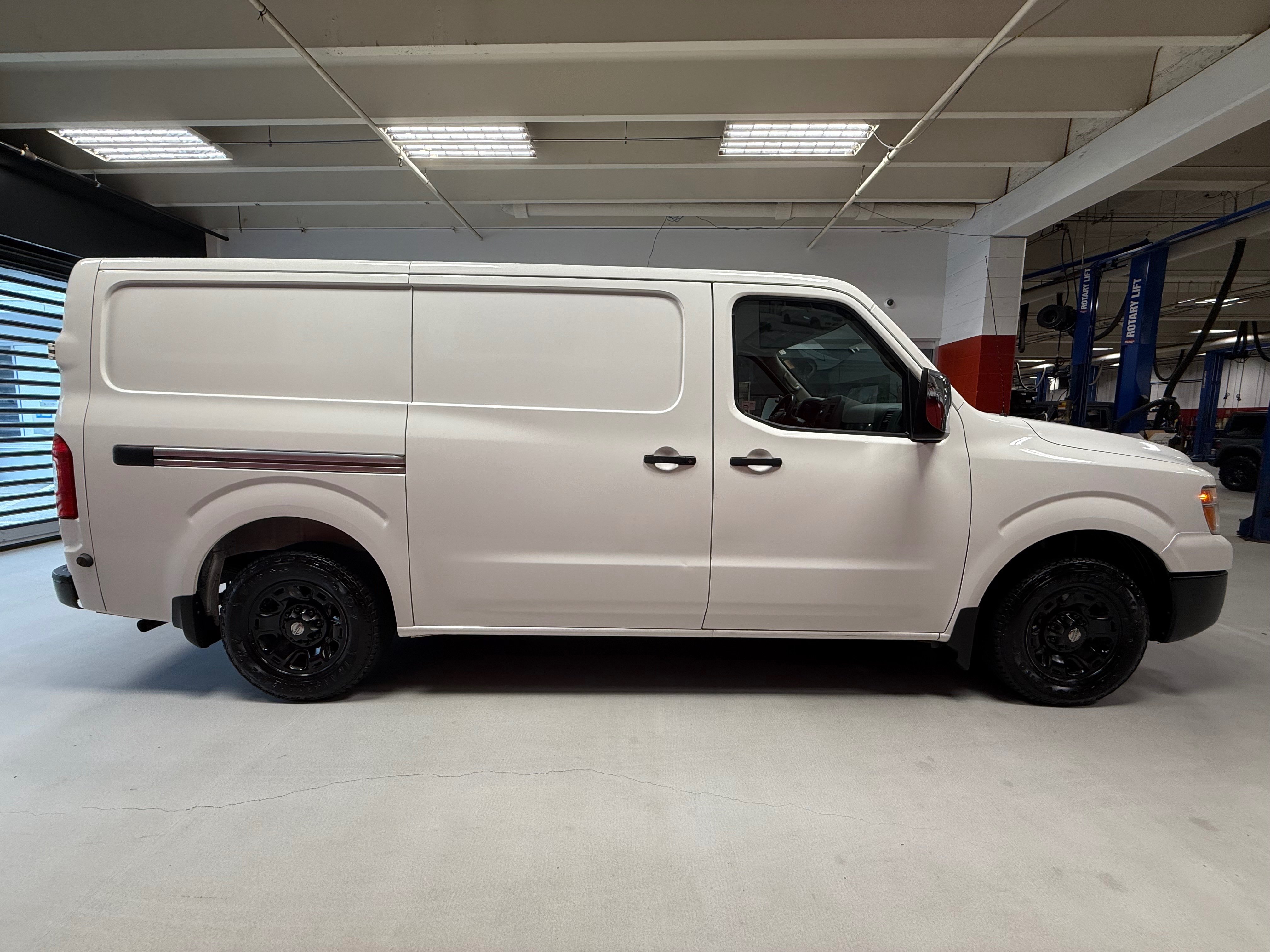 Used 2016 Nissan NV 2500 SV RWD image 10