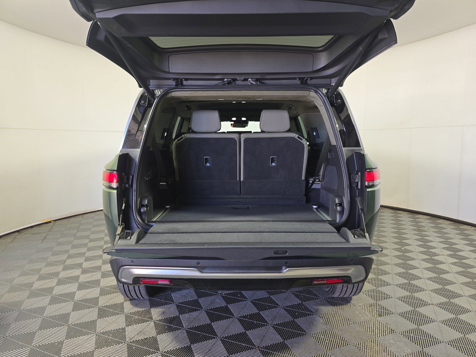 Used 2022 Rivian R1S Launch Edition image 15