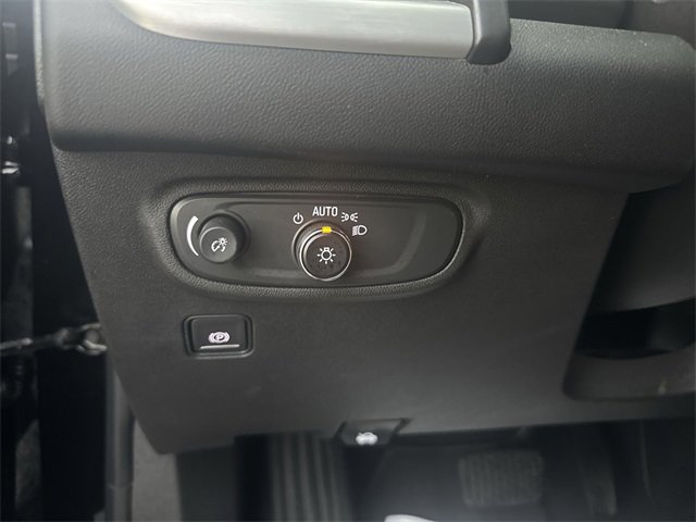 Used 2023 GMC Terrain SLE w/ Driver Convenience Package image 17