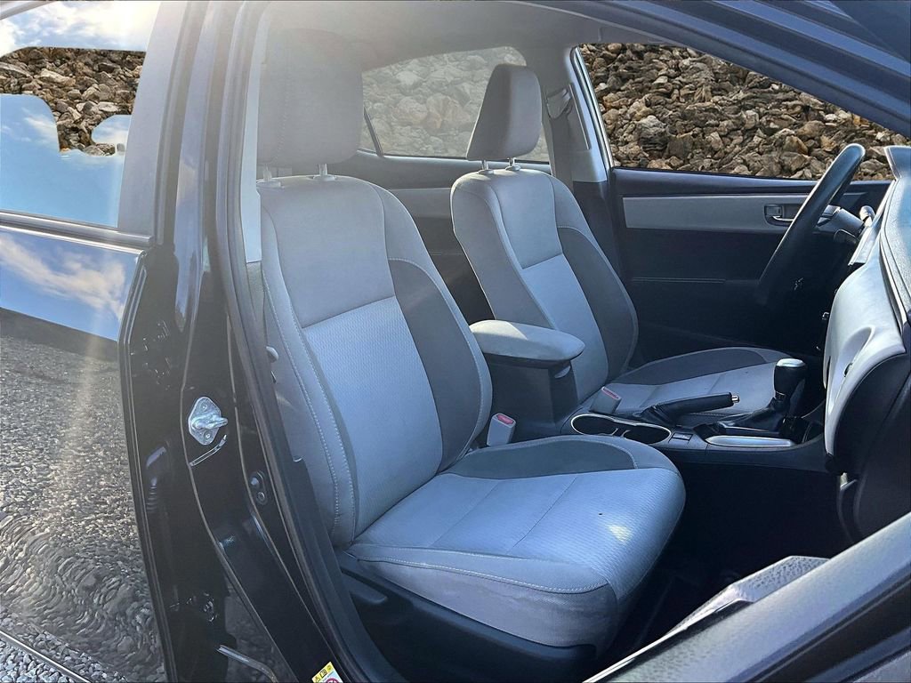 Used 2018 Toyota Corolla LE image 7