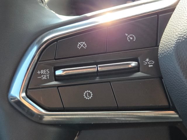 Used 2025 Chevrolet Traverse LT w/ LPO, Floor Liner Package FWD image 35