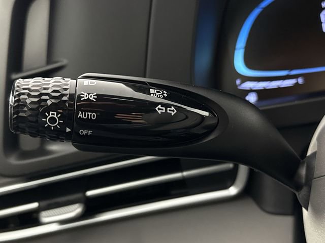 Used 2025 Hyundai Elantra Sport FWD image 31