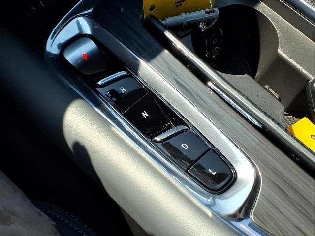 Used 2023 Buick Enclave Essence w/ Sport Touring Edition FWD image 15
