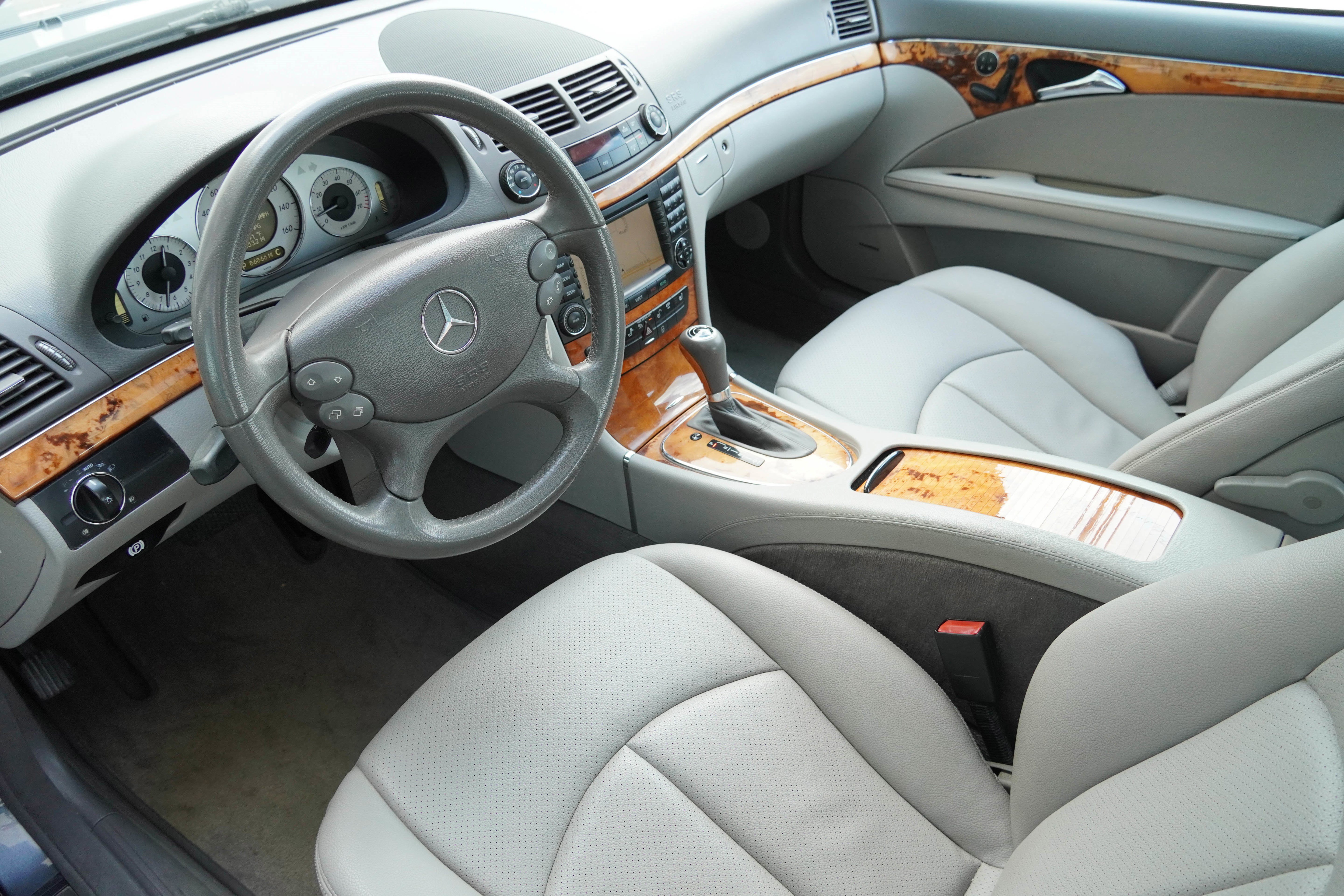 Used 2008 Mercedes-Benz E 350 4MATIC Sedan image 9