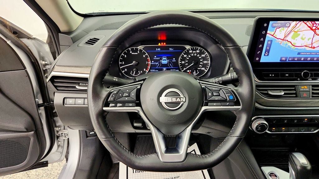 Used 2023 Nissan Altima 2.5 SV w/ SV Premium Package FWD image 14