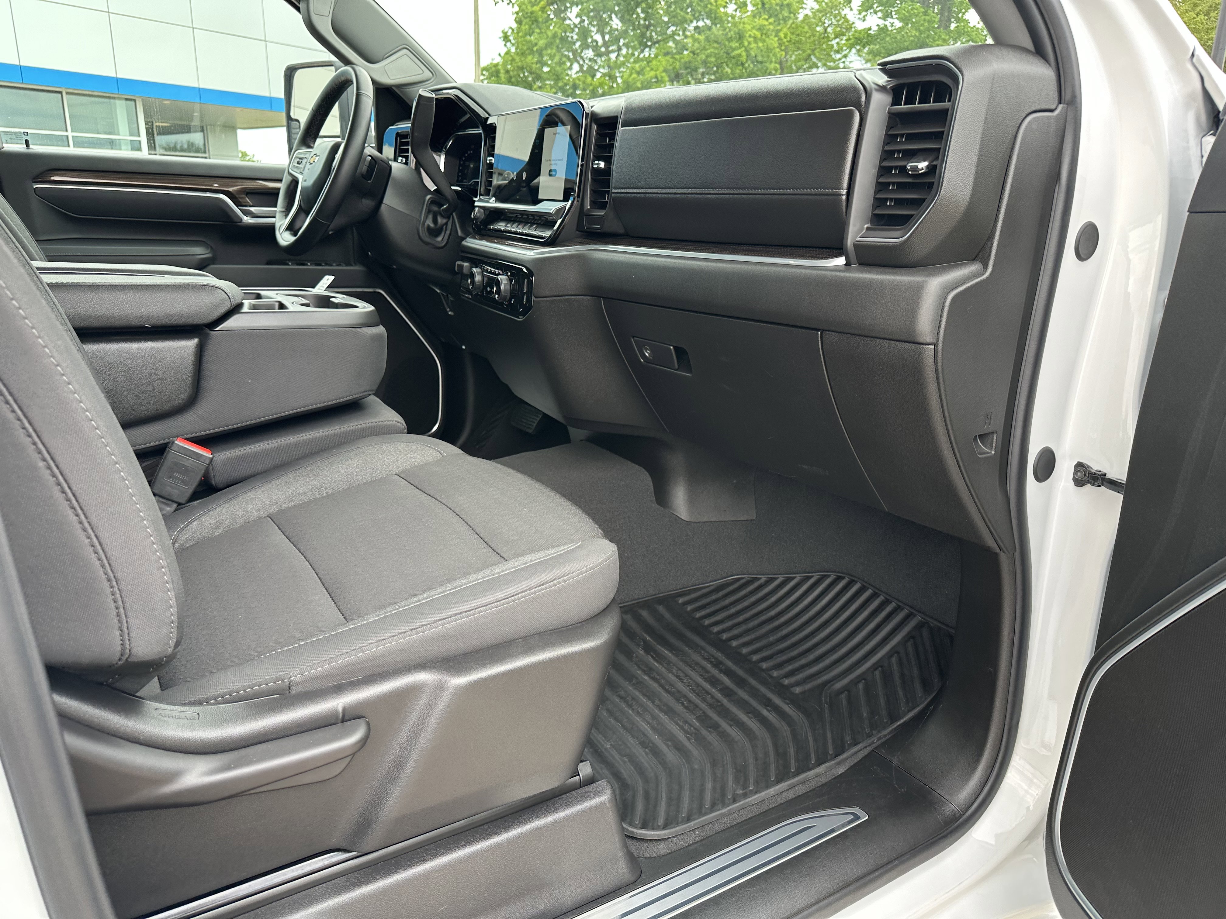 Used 2025 Chevrolet Silverado 2500 LT w/ Convenience Package AWD/4WD image 32