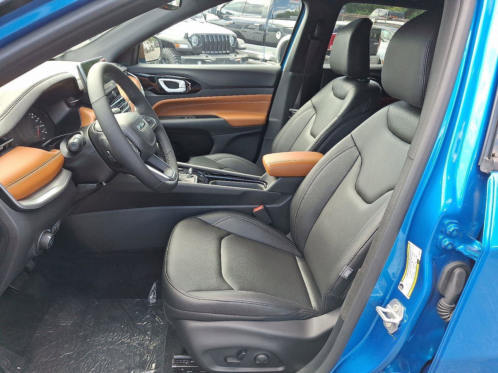 New 2025 Jeep Compass Limited image 7