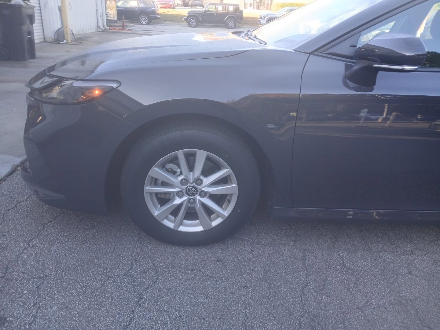 Used 2025 Toyota Camry LE image 3