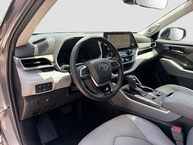 Used 2023 Toyota Highlander Limited AWD/4WD image 27