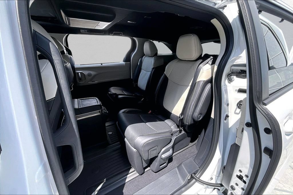 New 2026 Toyota Sienna Platinum AWD/4WD image 20