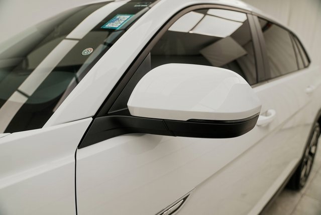 Used 2024 Volkswagen Atlas Cross Sport SE image 18