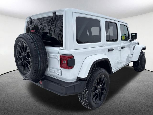 Used 2025 Jeep Wrangler Unlimited Sahara w/ Safety Group image 13
