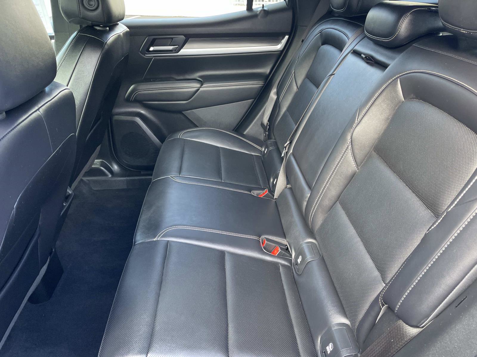 Used 2025 GMC Terrain Elevation w/ Elevation Premium Package image 25