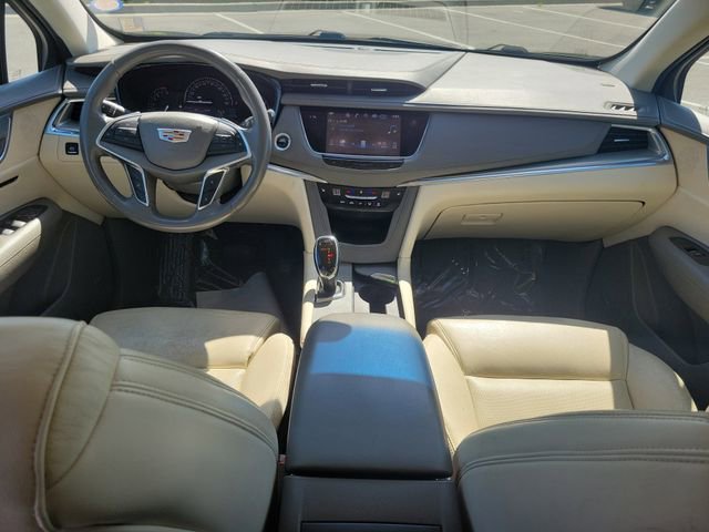 Used 2017 Cadillac XT5 Luxury image 16