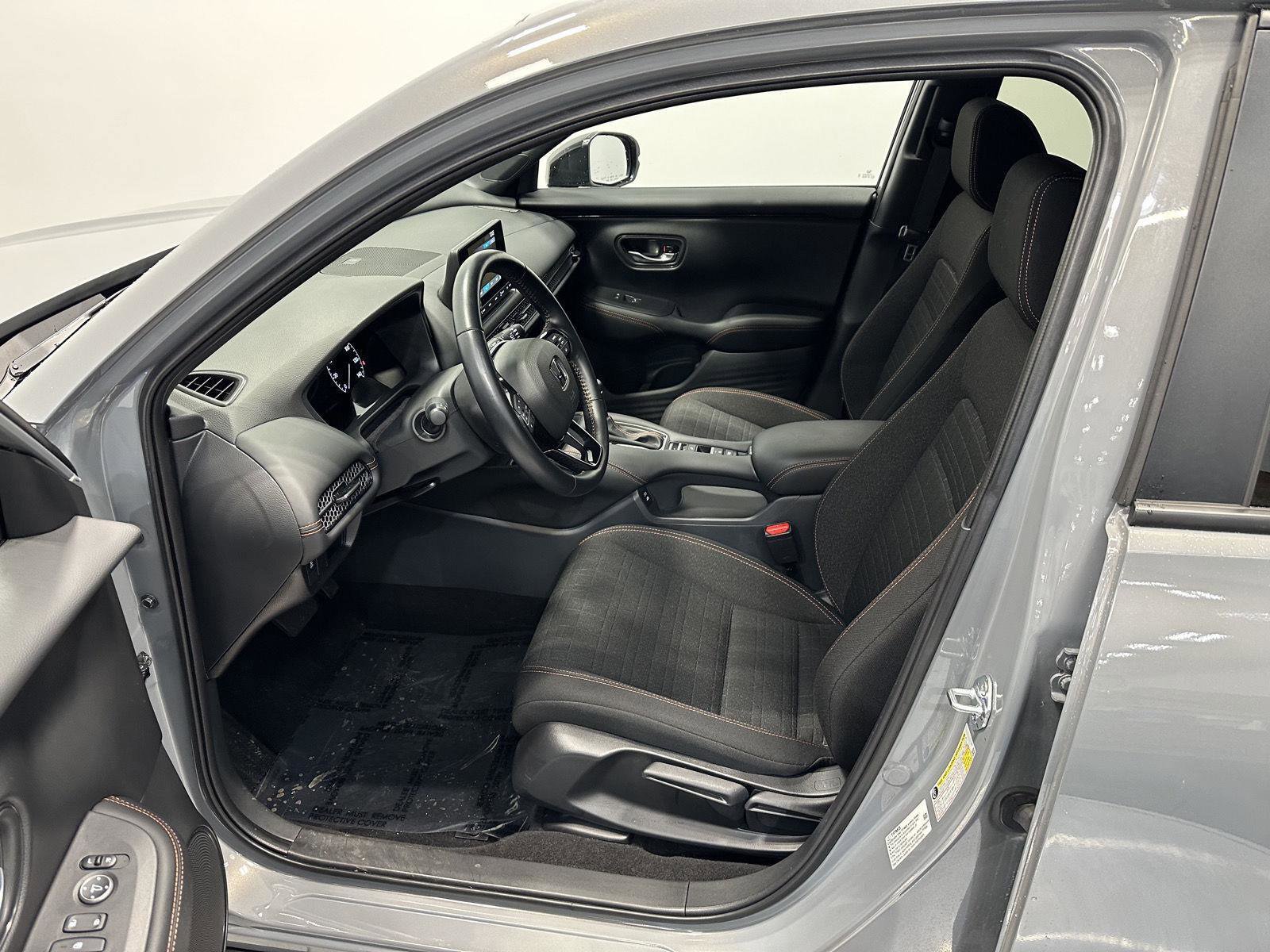 Certified 2025 Honda HR-V Sport image 11