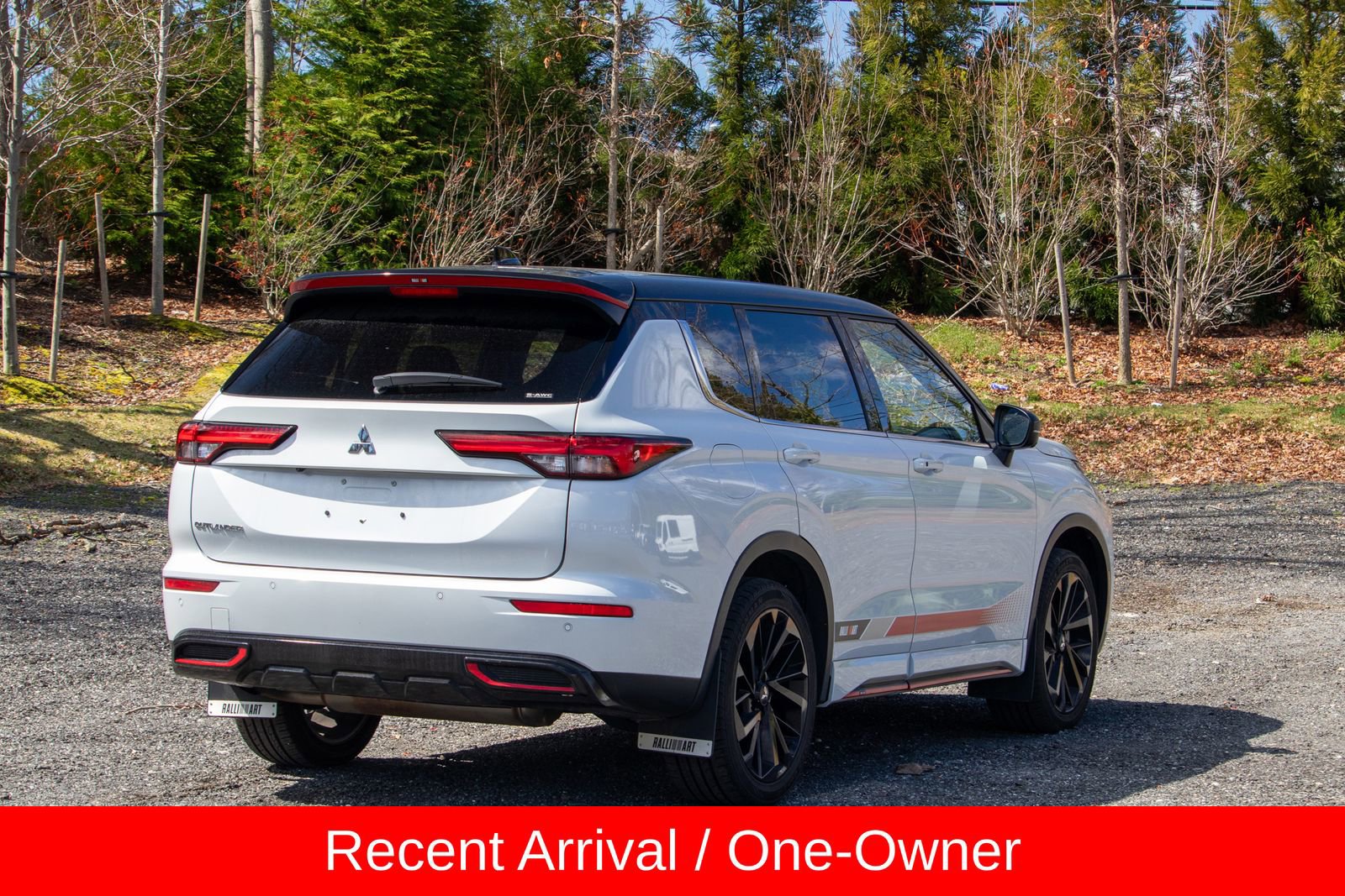 Used 2023 Mitsubishi Outlander SE image 8