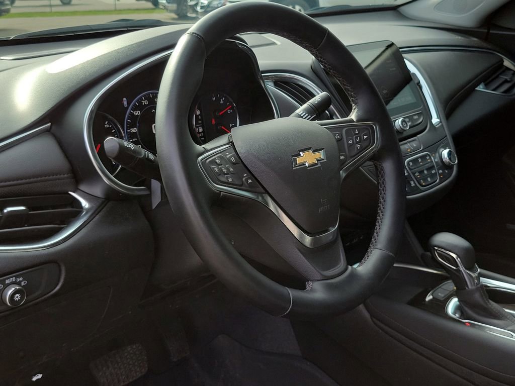 Used 2024 Chevrolet Malibu LT w/ Midnight Edition image 7