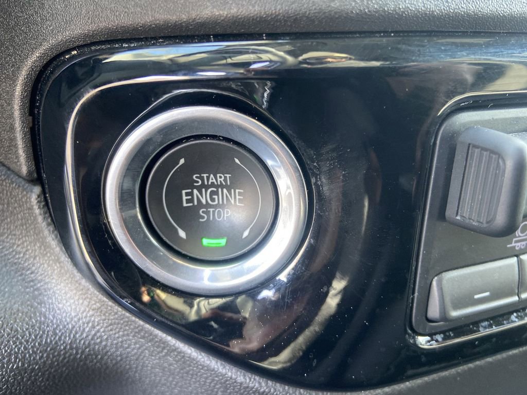 Used 2025 Chevrolet Silverado 2500 LT w/ Convenience Package image 17