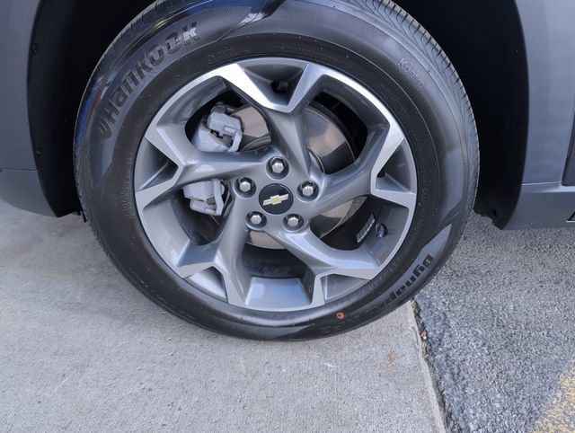 Used 2024 Chevrolet Trax LT w/ Driver Confidence Package FWD image 24