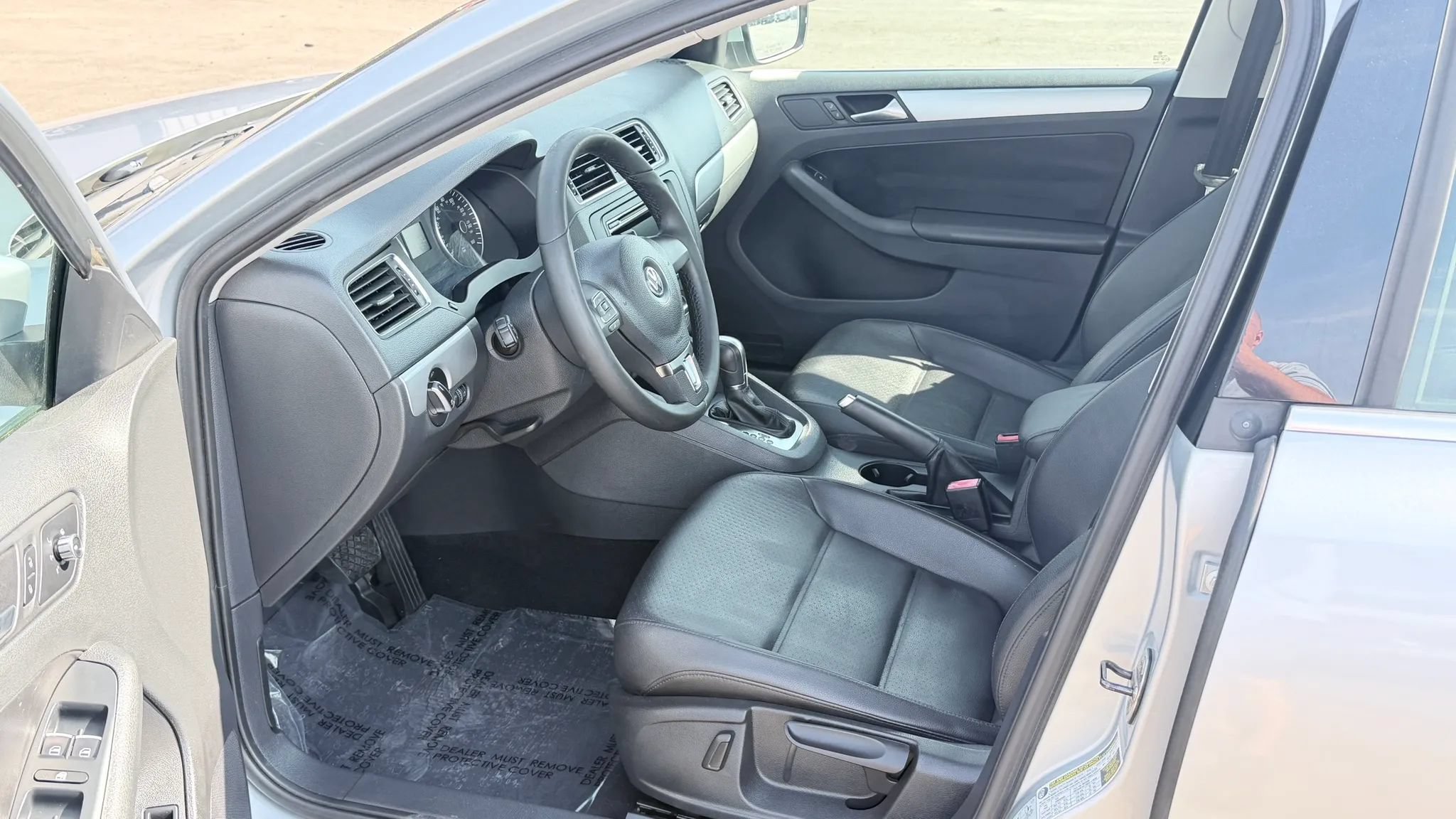 Used 2013 Volkswagen Jetta SE FWD image 12