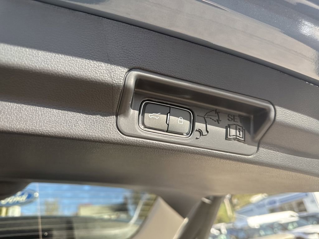 New 2026 Ford Explorer Active image 13