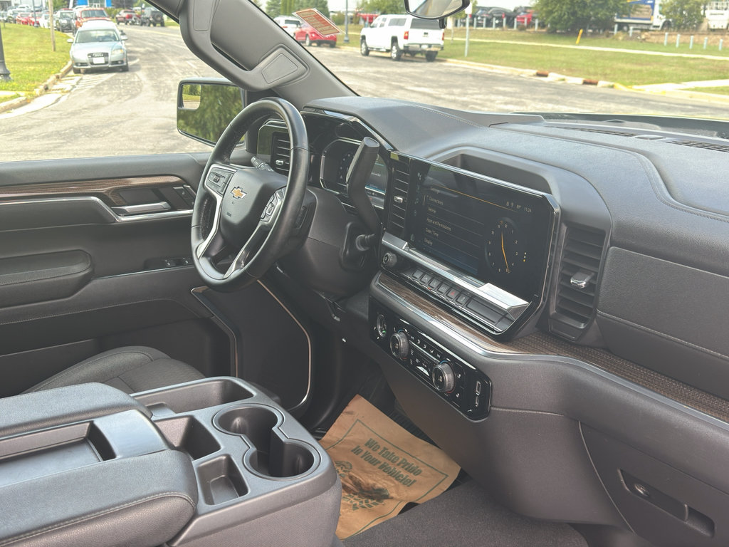 Used 2023 Chevrolet Silverado 1500 LT AWD/4WD image 26