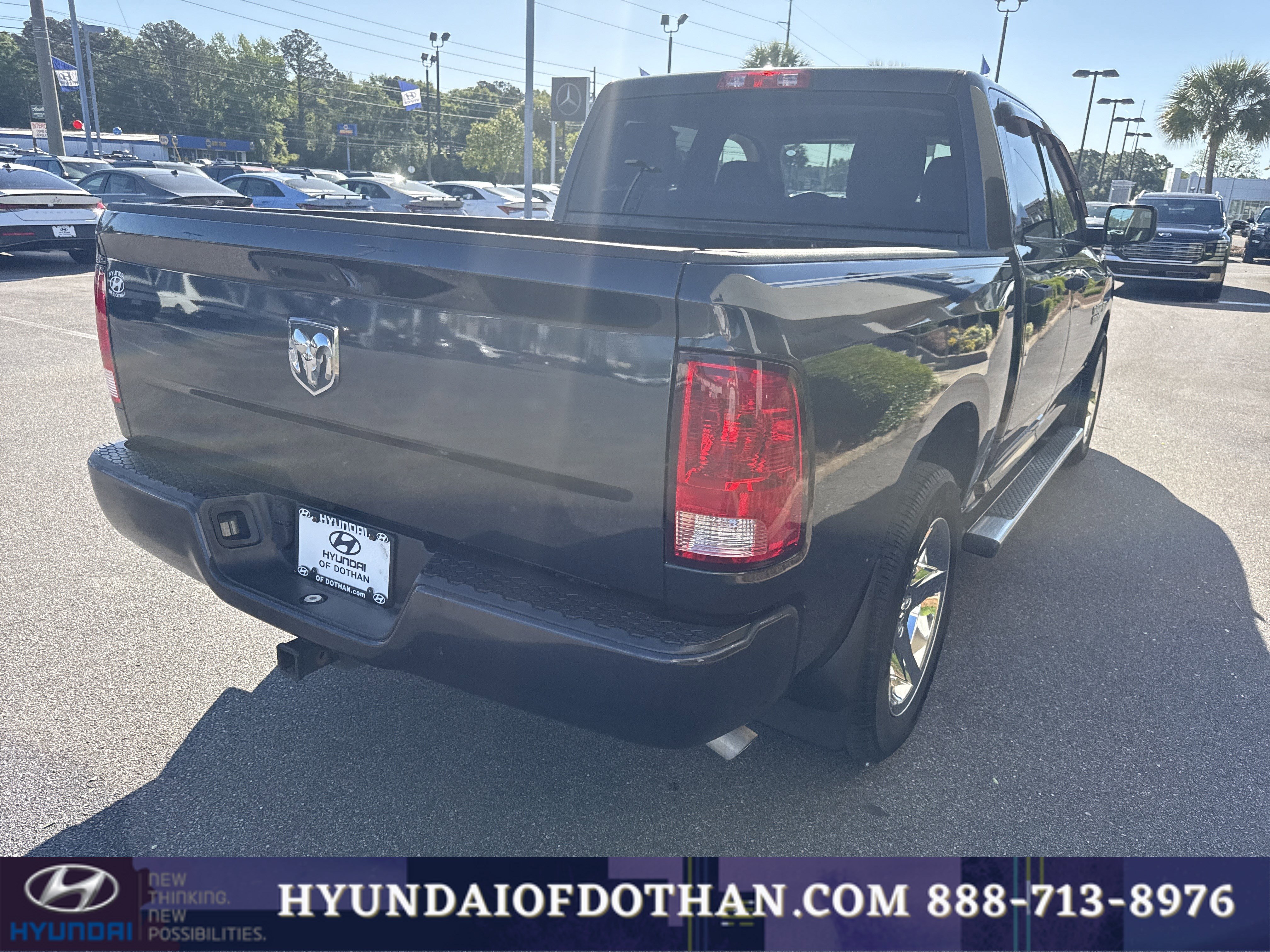 Used 2018 RAM 1500 Express w/ Express Value Package image 4