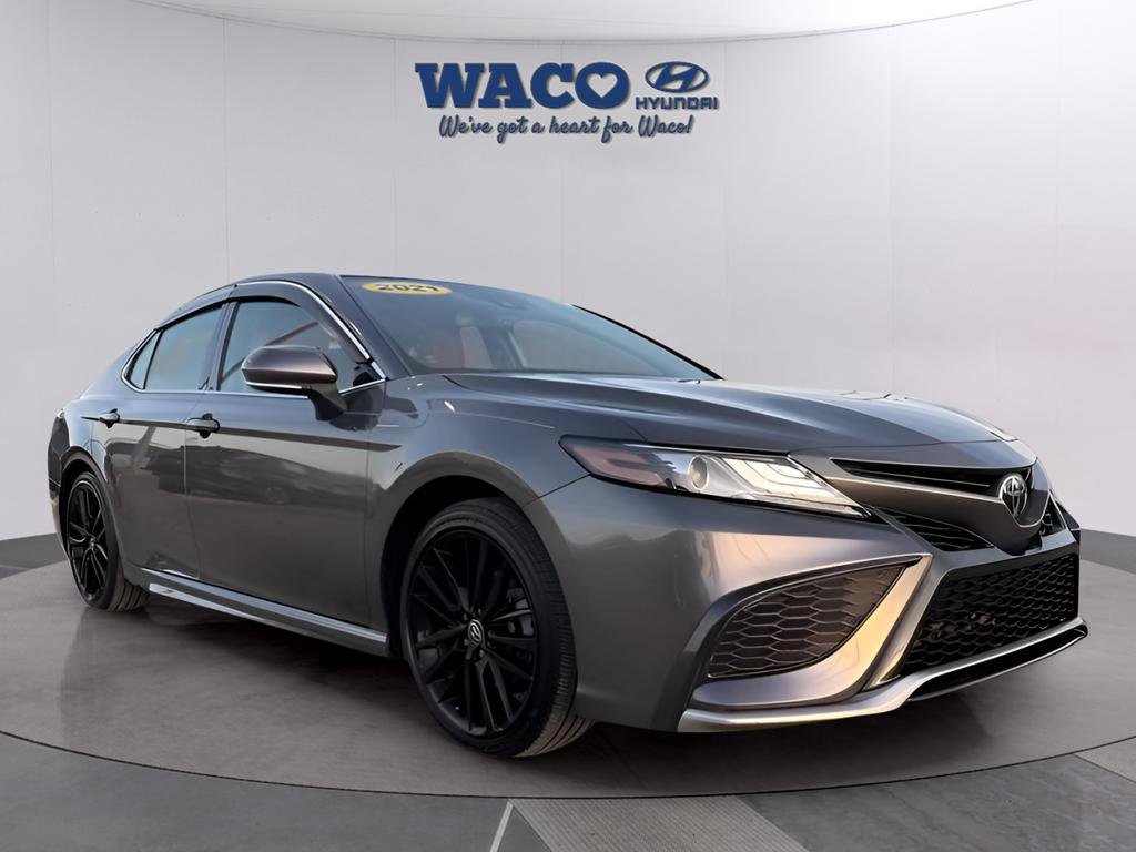 Used 2021 Toyota Camry XSE image 3