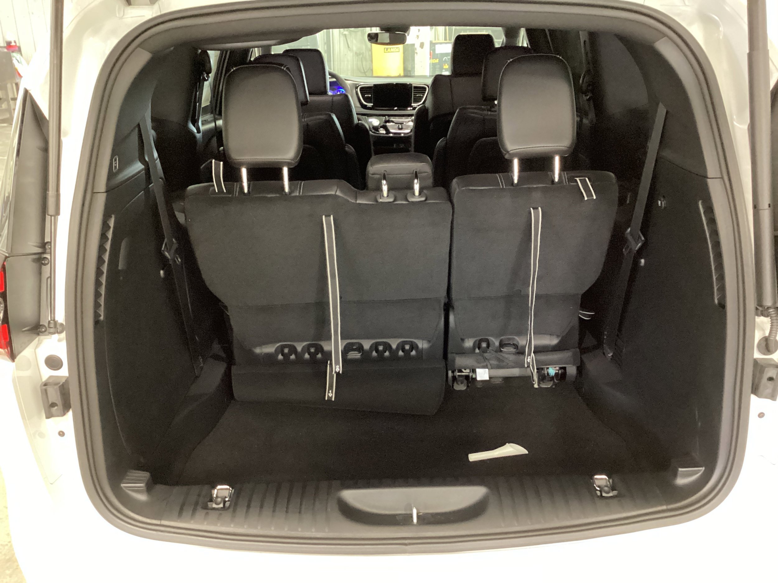 New 2026 Chrysler Pacifica Select AWD/4WD image 5