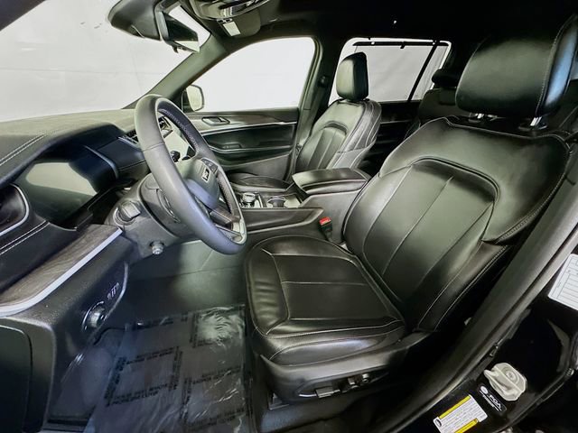 Used 2024 Jeep Grand Cherokee L Limited w/ Luxury Tech Group II image 12