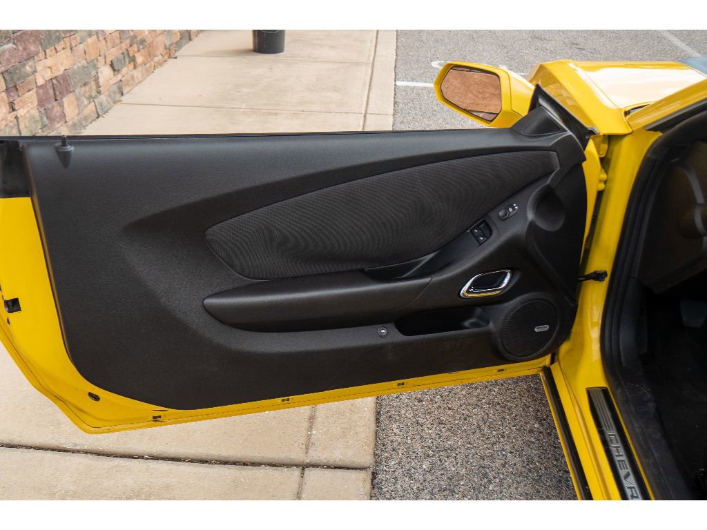Used 2010 Chevrolet Camaro SS RWD image 9