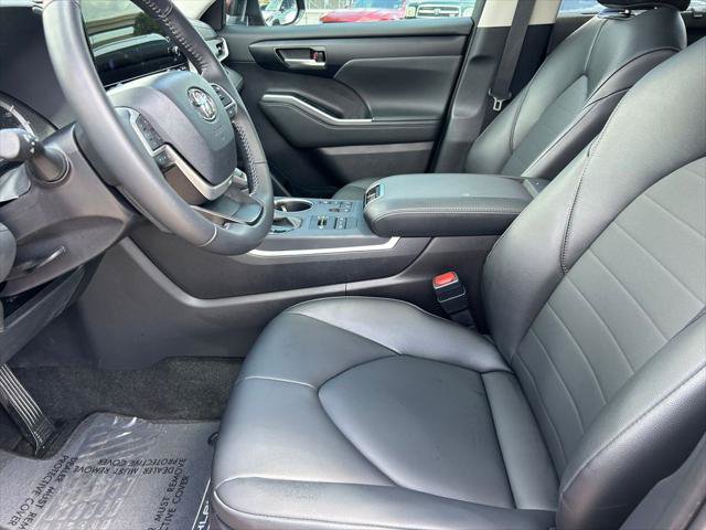 Certified 2026 Toyota Highlander XLE AWD/4WD image 11