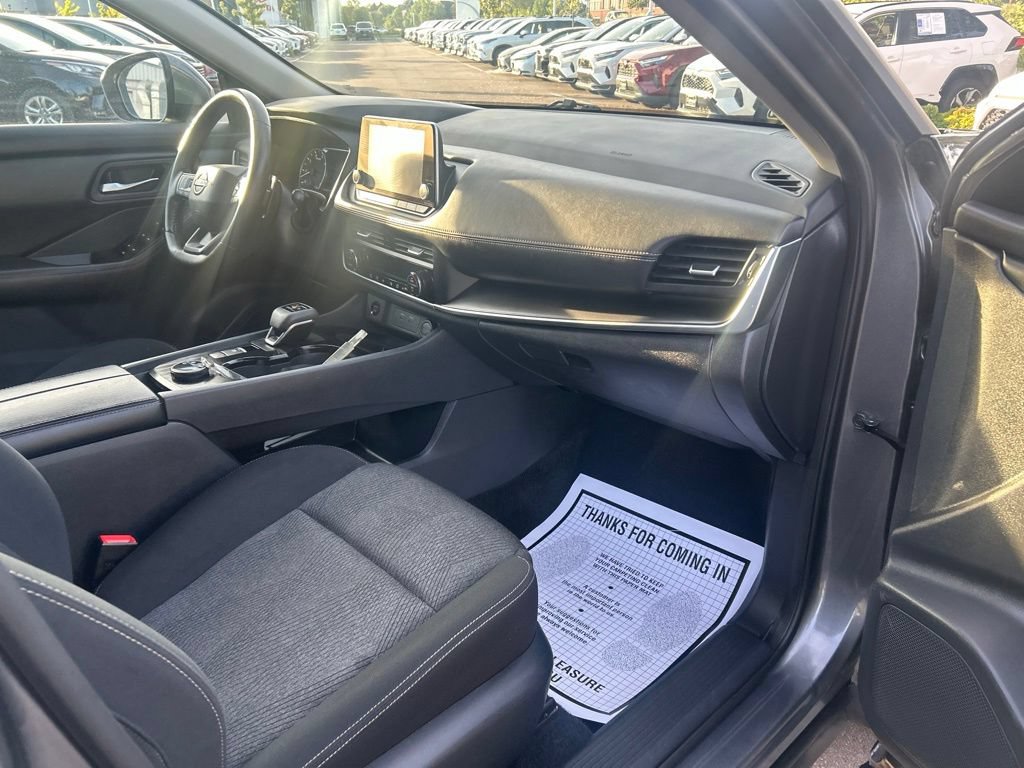Used 2025 Nissan Rogue SV AWD/4WD image 10