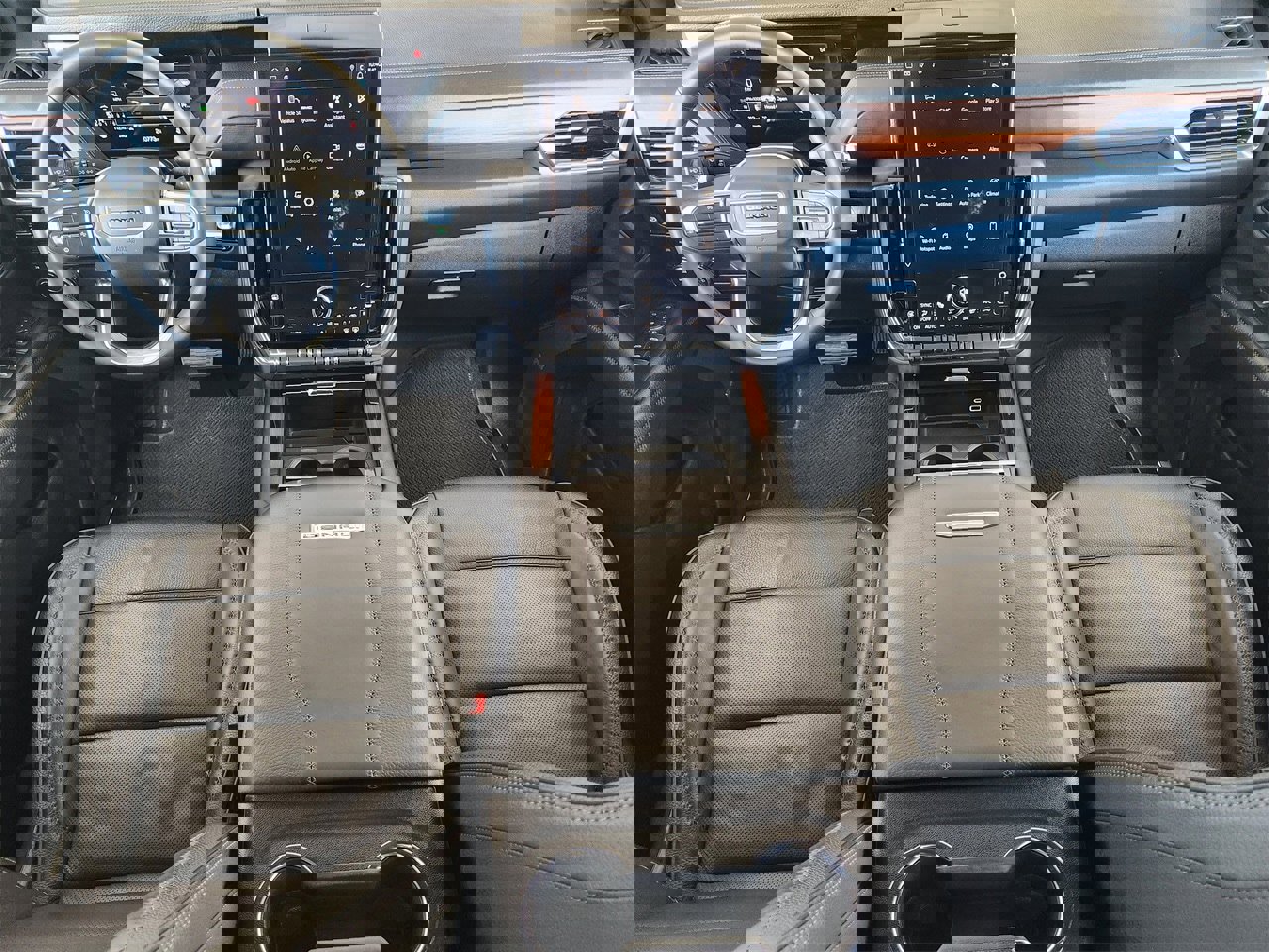 Used 2025 GMC Yukon Denali image 24