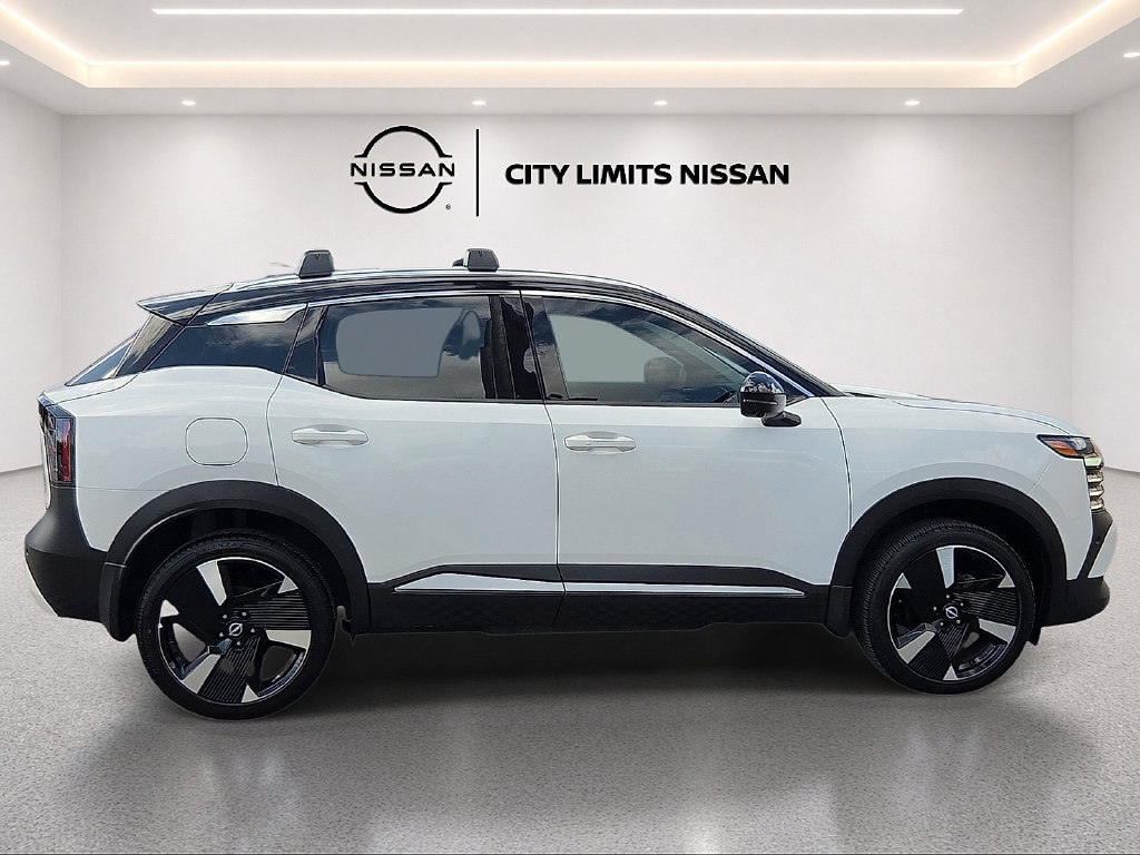 Used 2026 Nissan Kicks SR w/ SR Premium Package FWD image 6