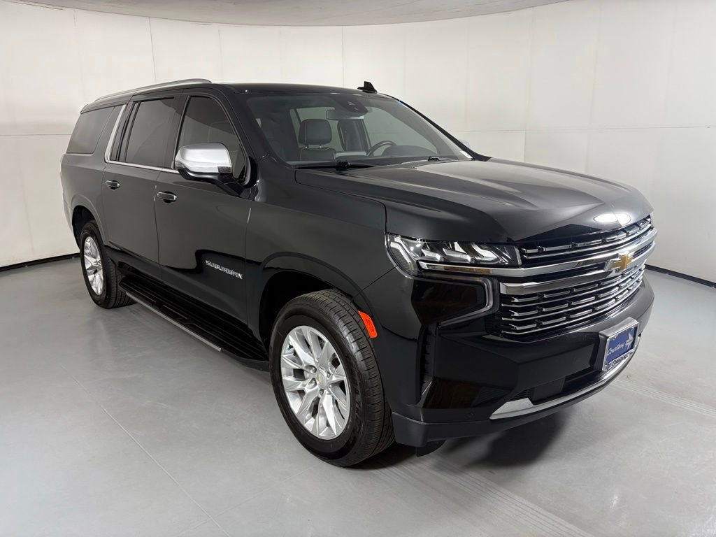 Used 2024 Chevrolet Suburban Premier RWD image 2