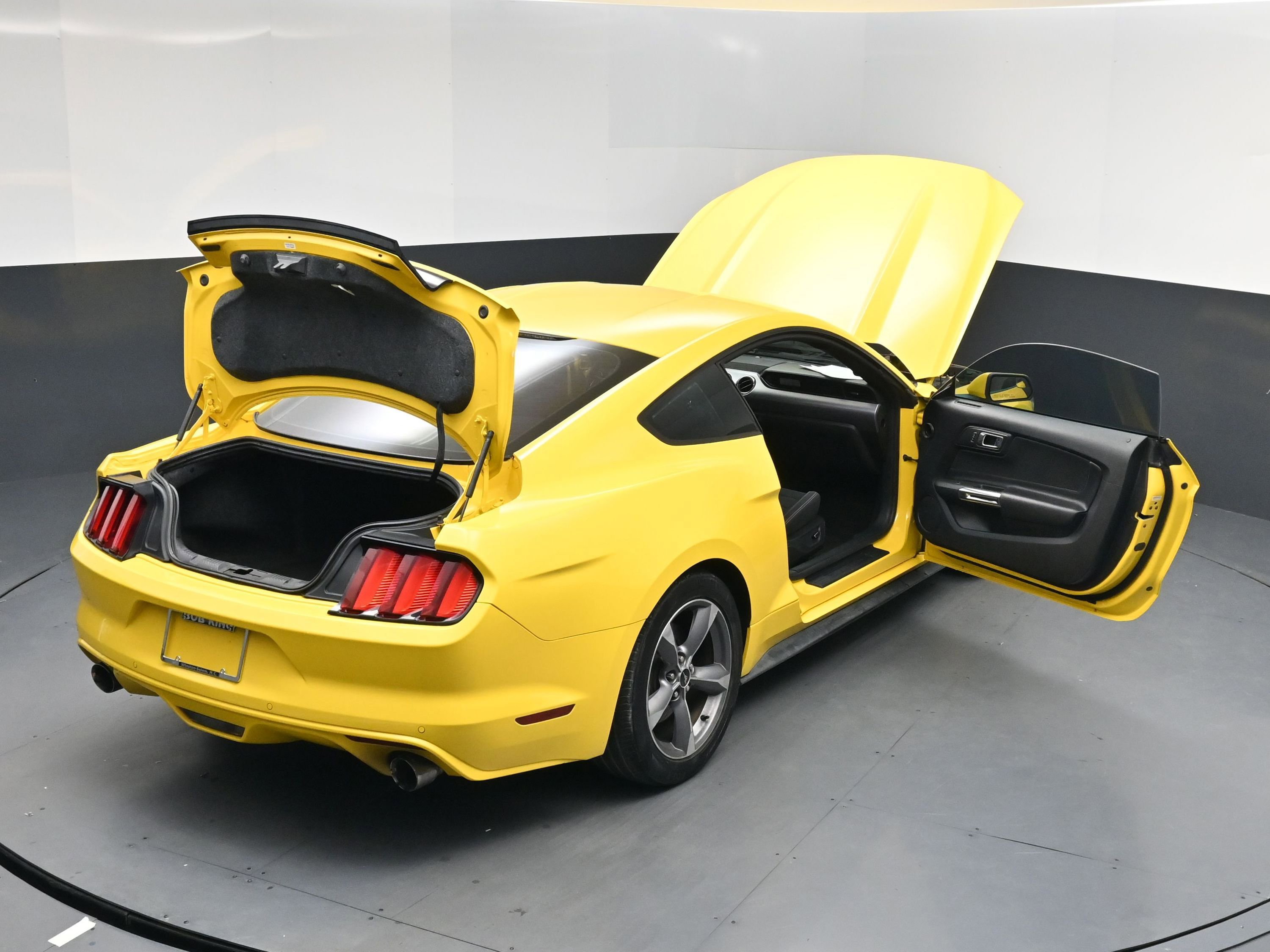 Used 2016 Ford Mustang EcoBoost image 23