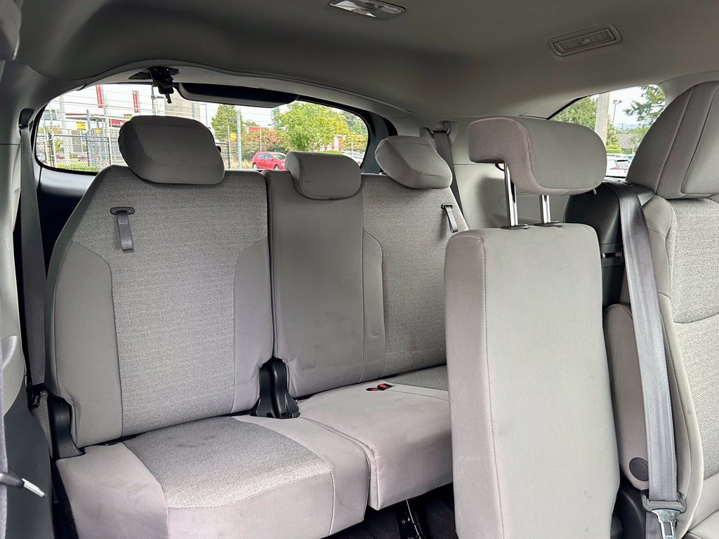 Certified 2024 Toyota Sienna LE AWD/4WD image 16