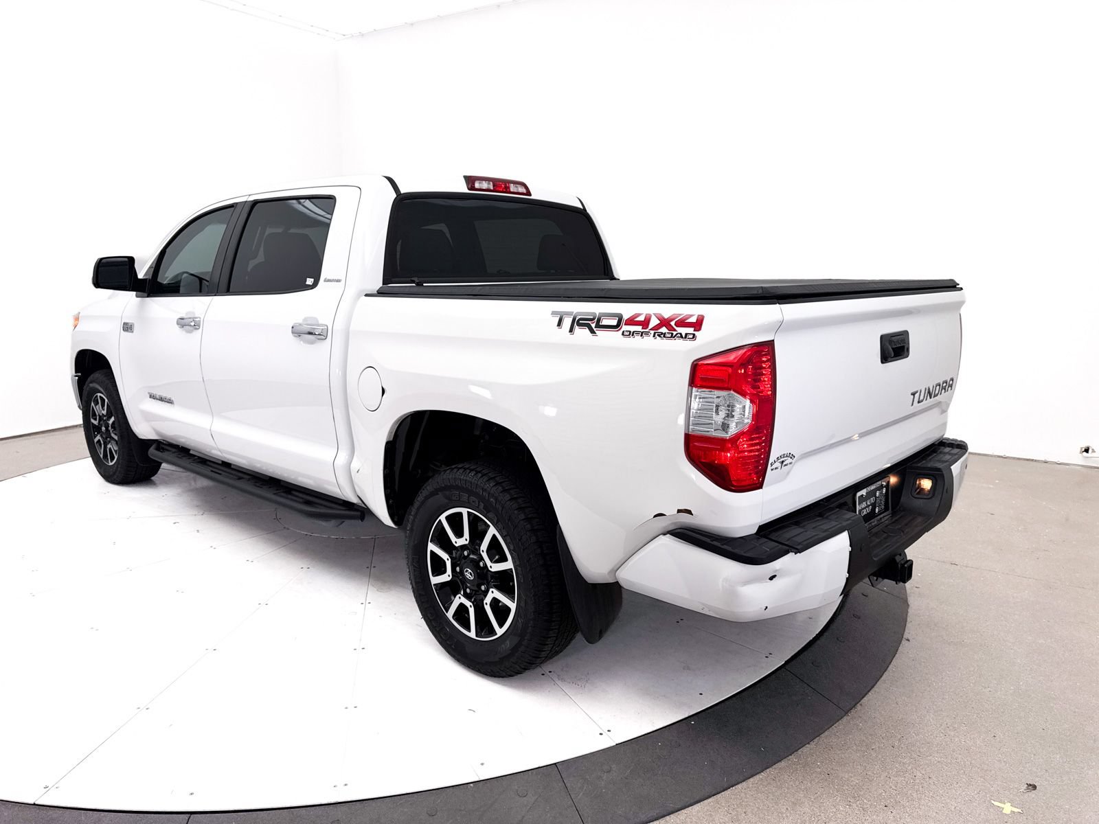 Used 2016 Toyota Tundra Limited w/ Limited Premium Package AWD/4WD image 16