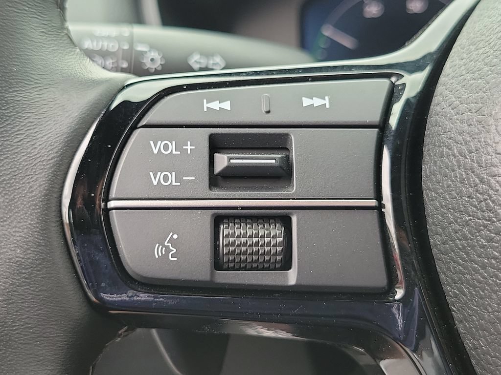 Certified 2025 Honda Civic FWD Hybrid Sedan image 24