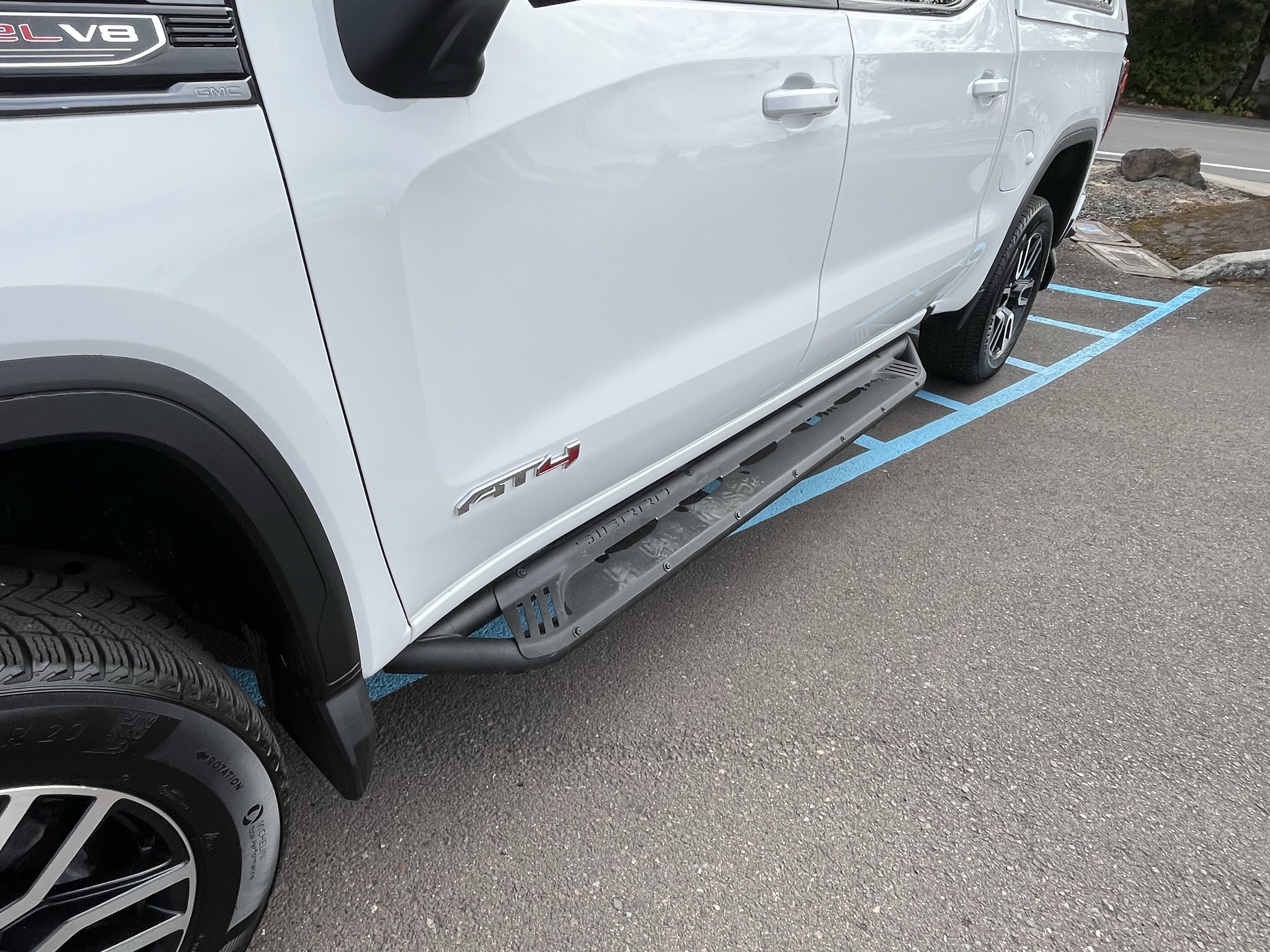 Used 2023 GMC Sierra 1500 AT4 w/ Technology Package image 11