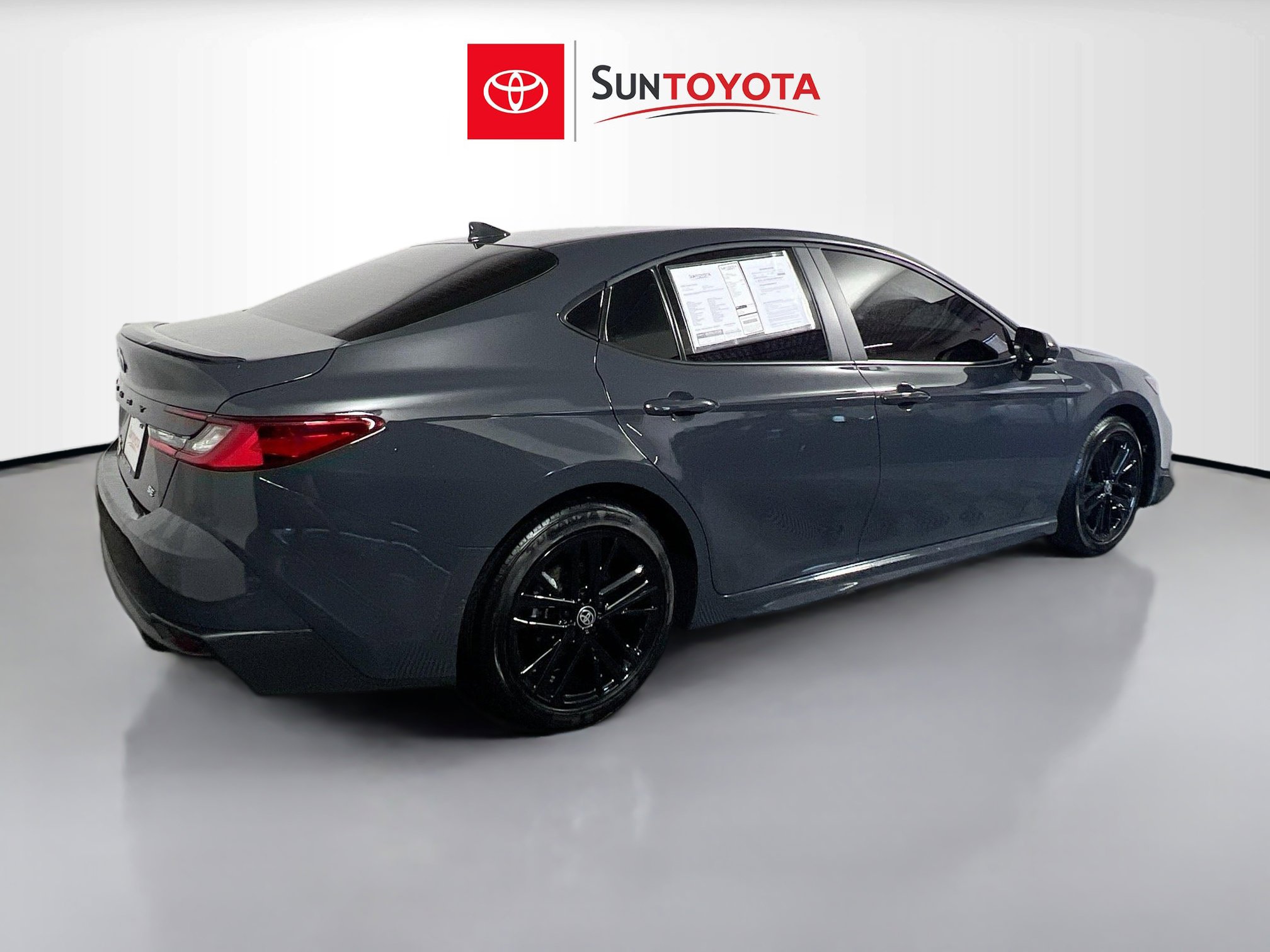 Used 2026 Toyota Camry SE FWD image 4