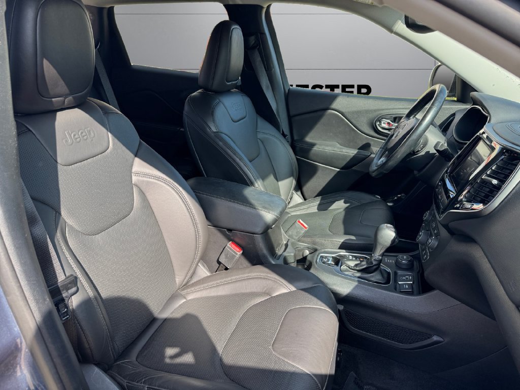 Used 2021 Jeep Cherokee Limited w/ Trailer Tow Group AWD/4WD image 17